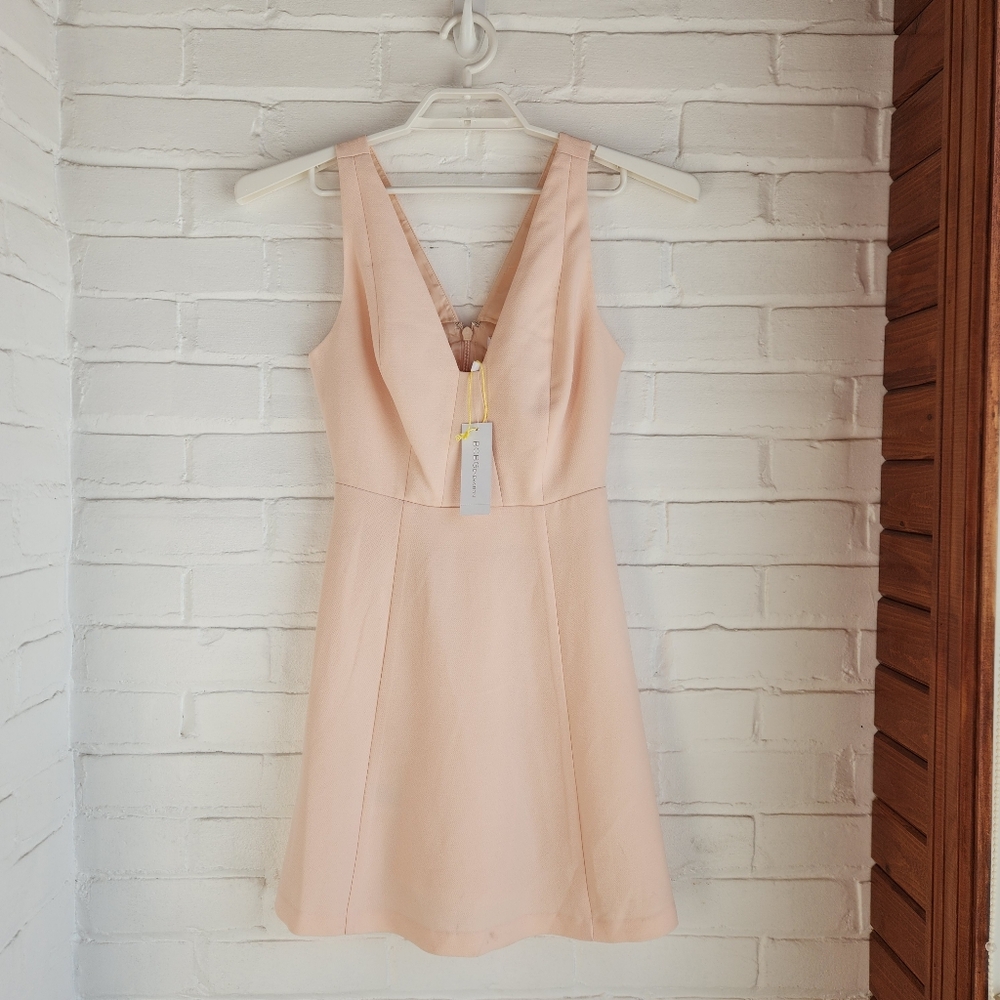 BCBGeneration Dress Pink Light Peach Sleeveless Mini Cut Out Lace Back Size 4